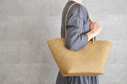 Handbag, Shoulder bag with button / Kachū / THA 3115109