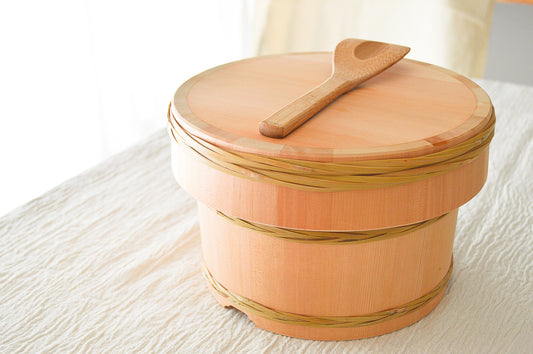 Cooked rice container(Bamboo hoop) "Ohitsu" 18cm, 21cm, 24cm, 27cm 4sizes / Sawara cypress / Nagano-JPN 811116