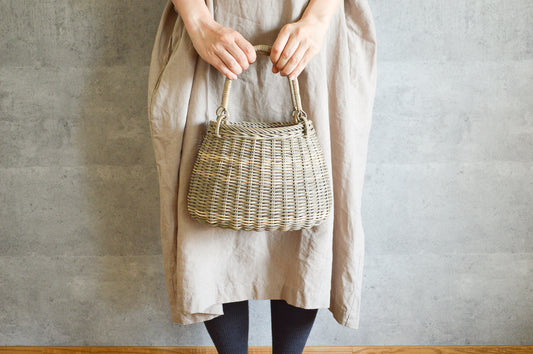 Hand bag “Plump” -close weave- S / Gray Akebi vine / Nagano-JPN 311247-1
