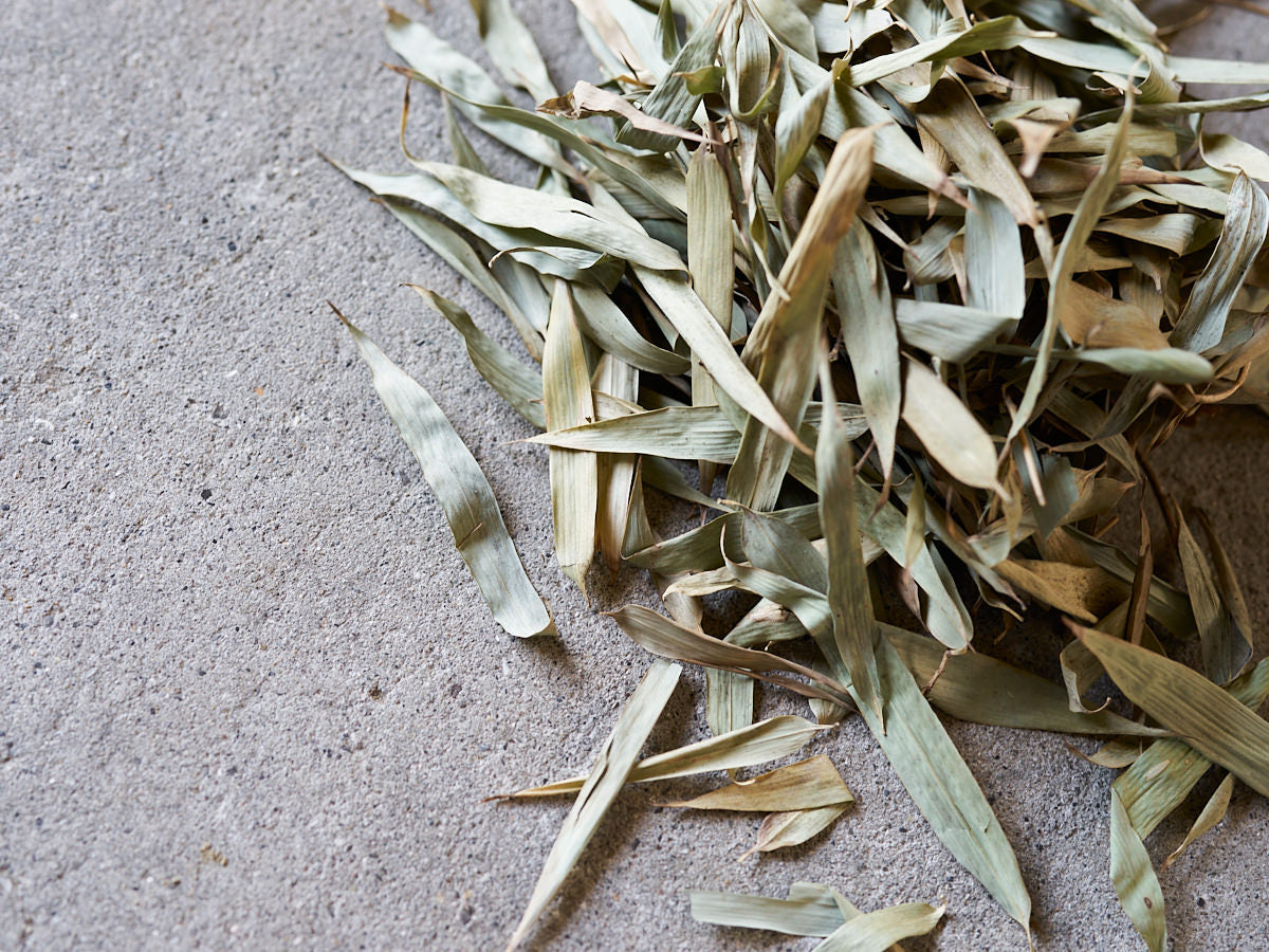 [Direct Shipping from Wakayama / Japan Only] Black Bamboo Leaves – 100 g (3.53 oz) / Wakayama-JPN 211342-1
