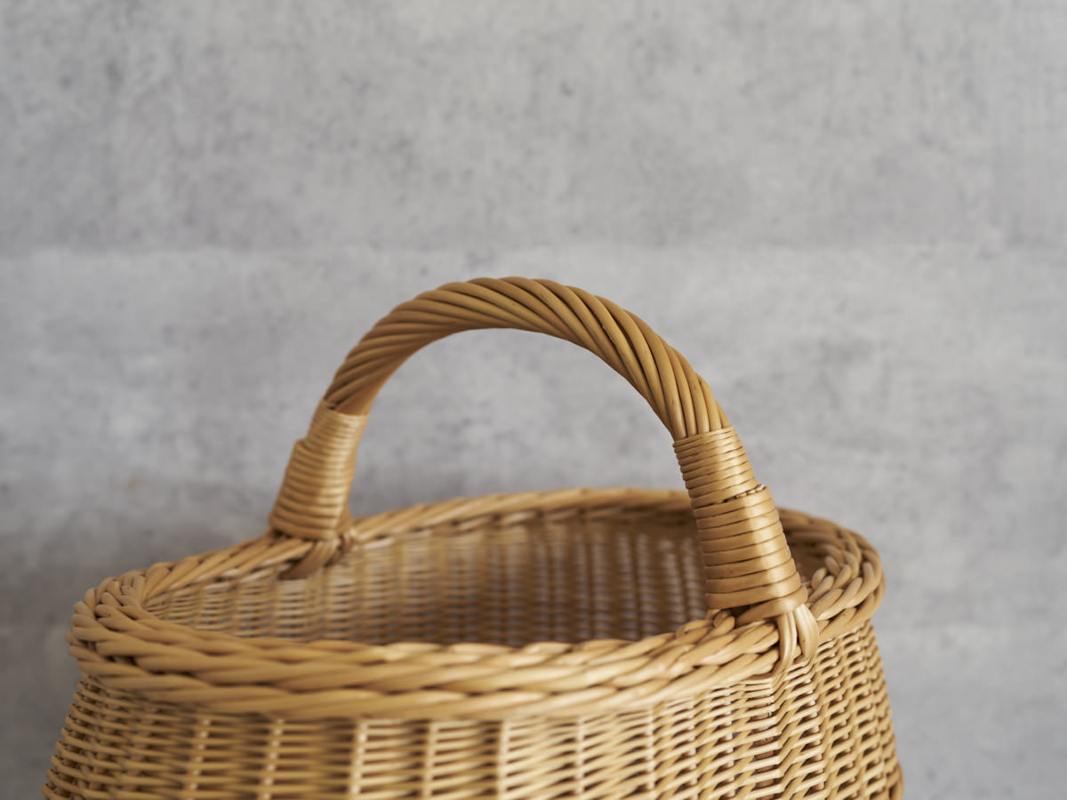 リトアニア/やなぎ　シギタスさん　手つきオーバルバスケット　ふっくら　皮つき　140522-2