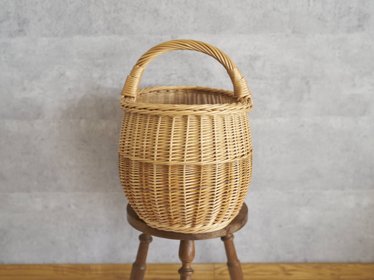 リトアニア/やなぎ　シギタスさん　手つきオーバルバスケット　ふっくら　皮つき　140522-2