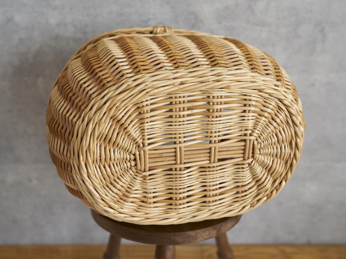 リトアニア/やなぎ　シギタスさん　手つきオーバルバスケット　ふっくら　皮つき　140522-2