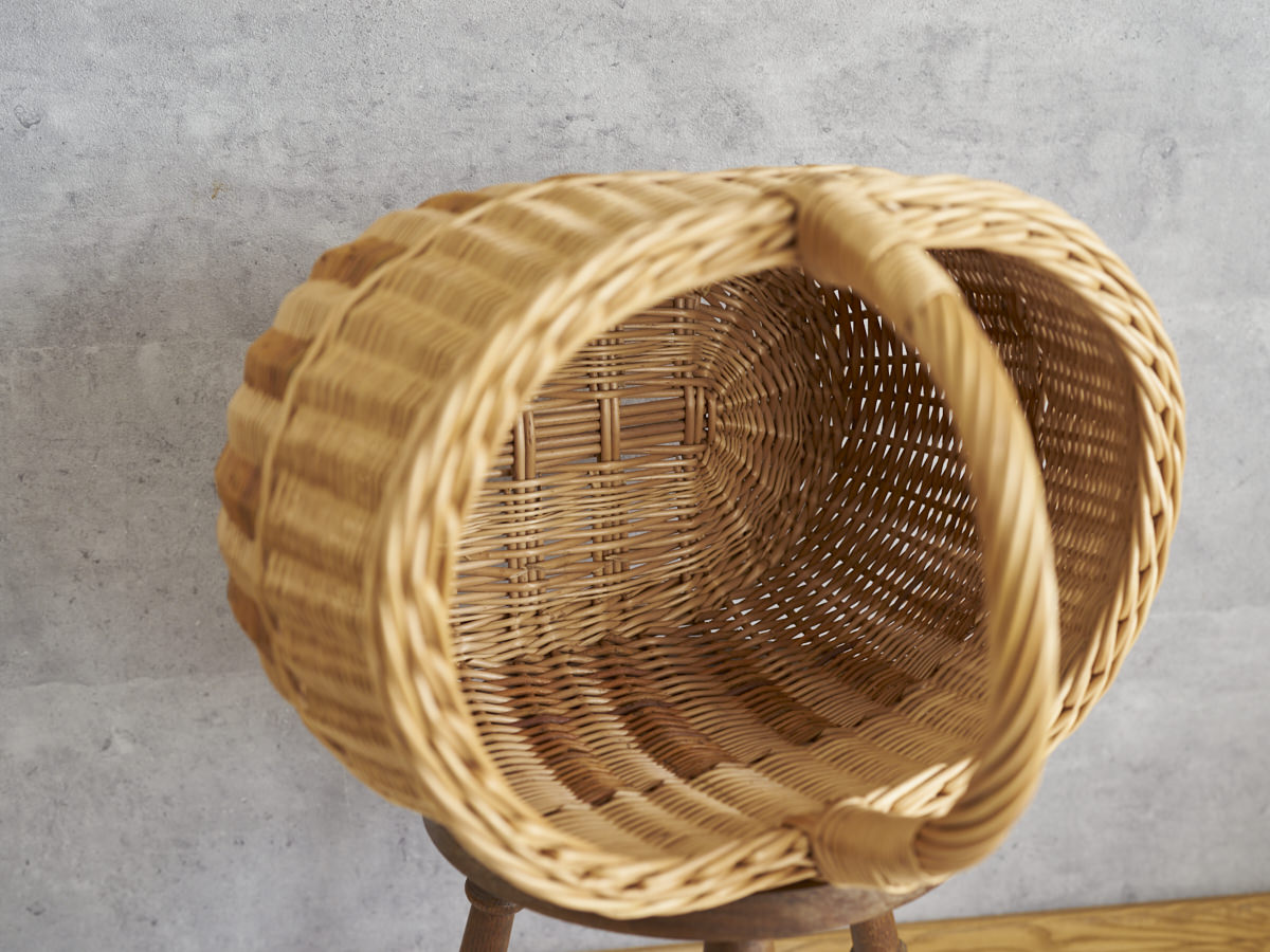 リトアニア/やなぎ　シギタスさん　手つきオーバルバスケット　ふっくら　皮つき　140522-2