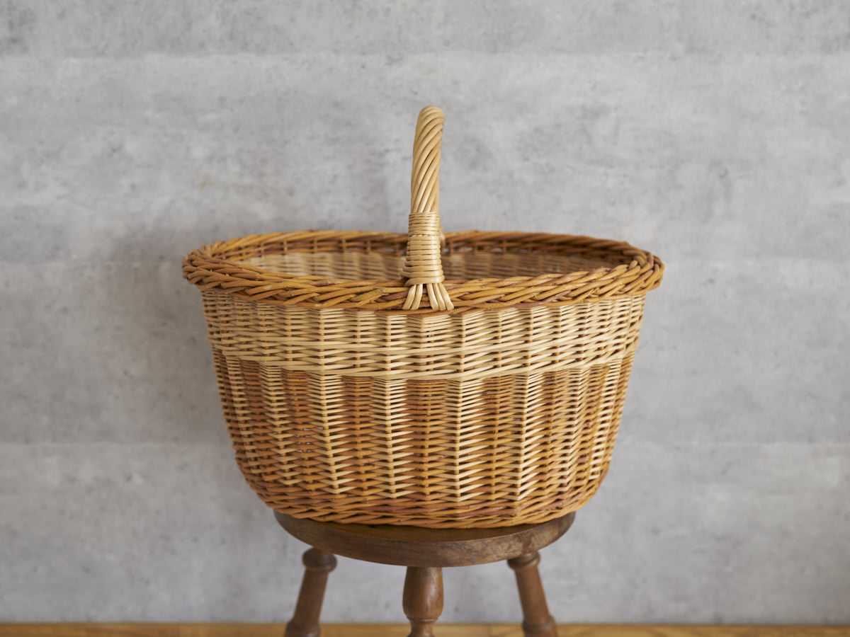 リトアニア/やなぎ　シギタスさん　手つきオーバルバスケット　皮つき　140522-3