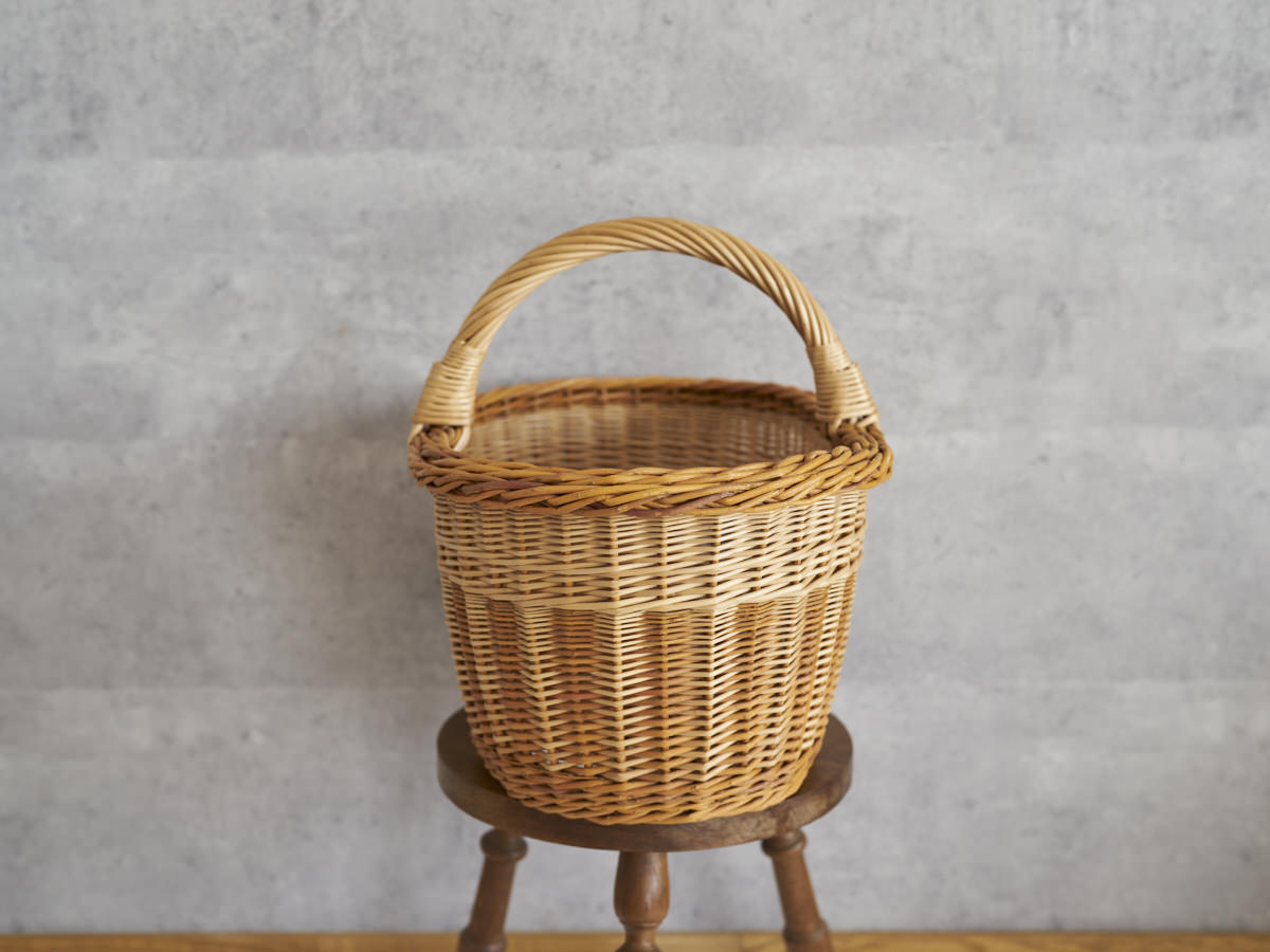 リトアニア/やなぎ　シギタスさん　手つきオーバルバスケット　皮つき　140522-3