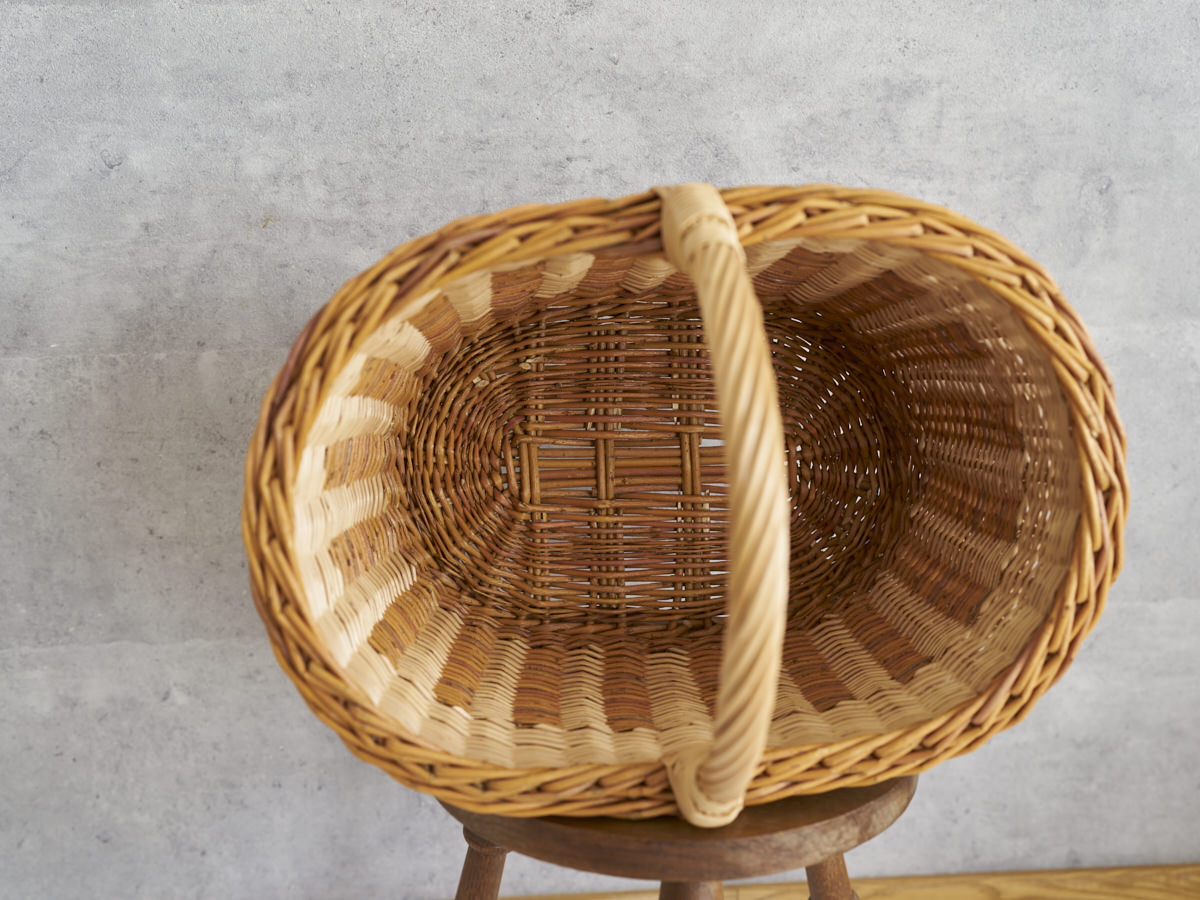 リトアニア/やなぎ　シギタスさん　手つきオーバルバスケット　皮つき　140522-3