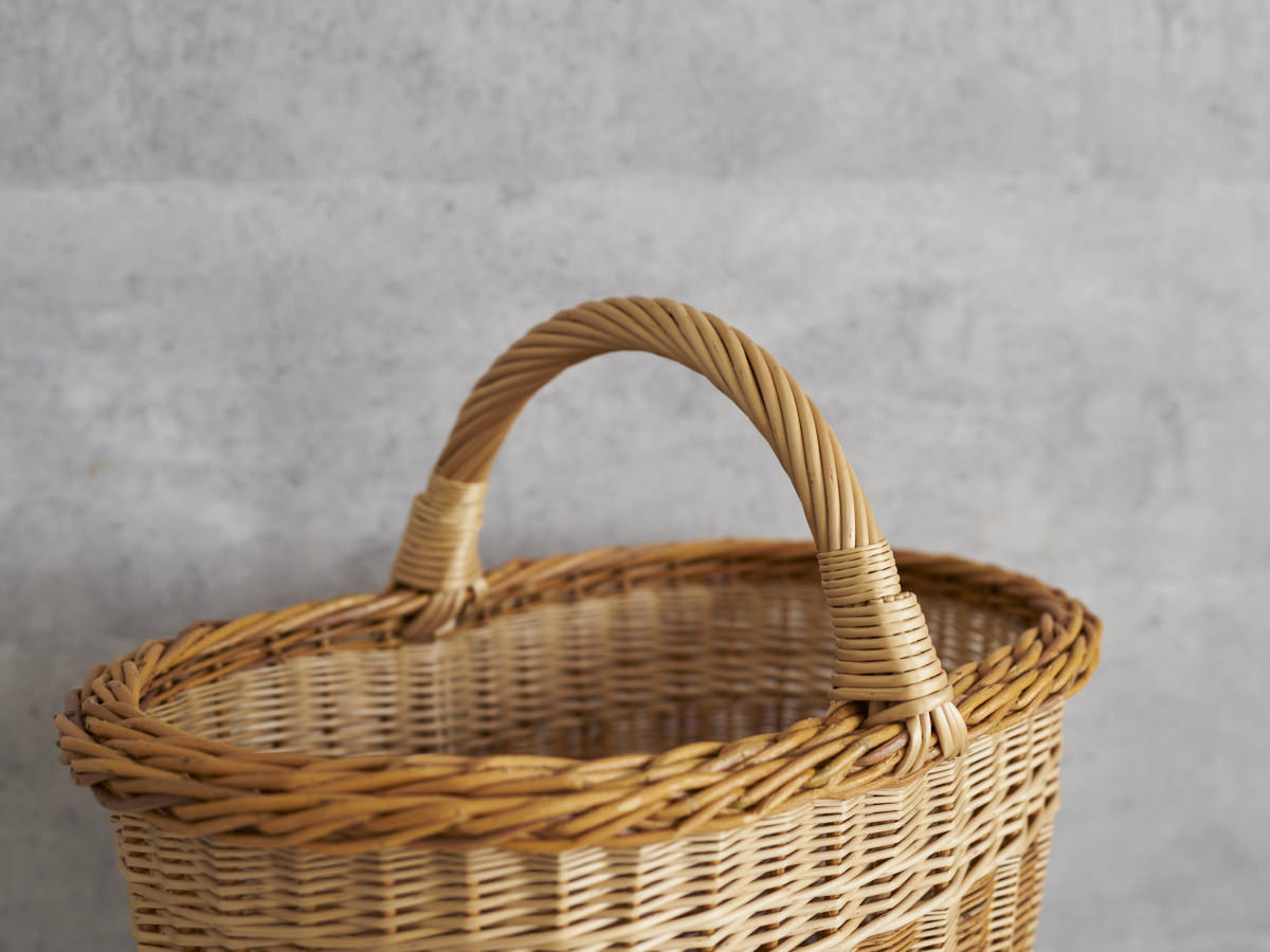 リトアニア/やなぎ　シギタスさん　手つきオーバルバスケット　皮つき　140522-3