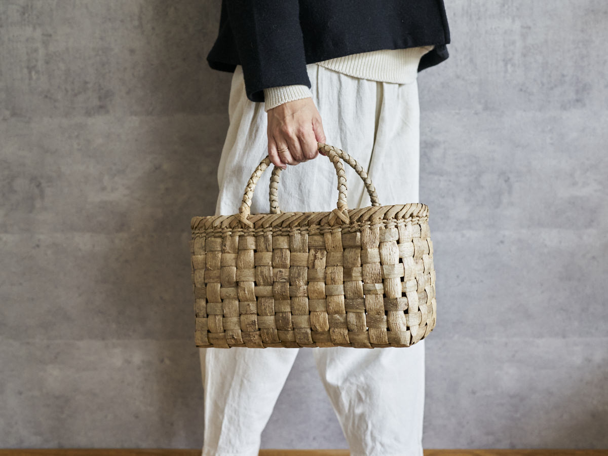Handheld Basket “Checker” All-Outer-Bark Wide / Walnut Bark / Iwate-JPN 1510738