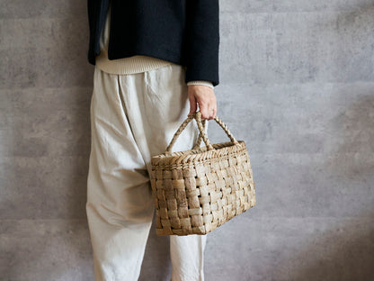 Handheld Basket “Checker” All-Outer-Bark Wide / Walnut Bark / Iwate-JPN 1510738