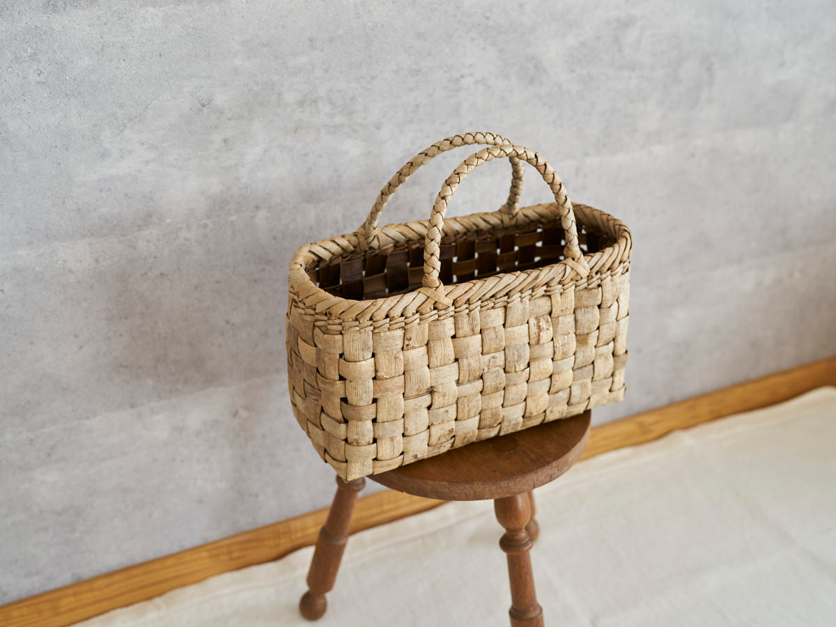 Handheld Basket “Checker” All-Outer-Bark Wide / Walnut Bark / Iwate-JPN 1510738