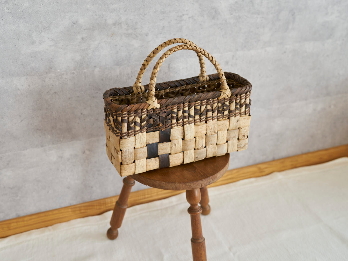 Handheld Basket “Checker” Inner-Bark Mosaic / Walnut Bark / Iwate-JPN 1510739