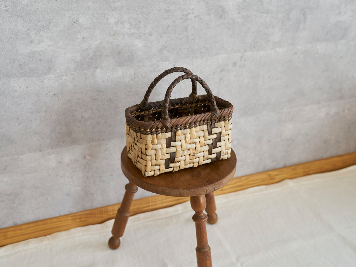 岩手県/くるみ　手提　表皮あじろ　縁手裏皮　lightning　1510749