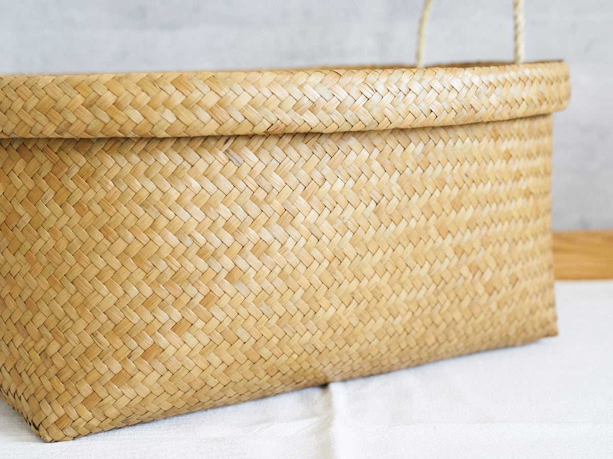 Deep Oval Basket with Handle / Krajood Grass / THA 3115142