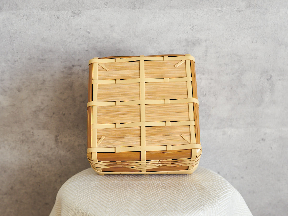 Basket with Lid “Kiritto” – Small, Shallow / White & Carbonized Bamboo / Oita-JPN 850406-3