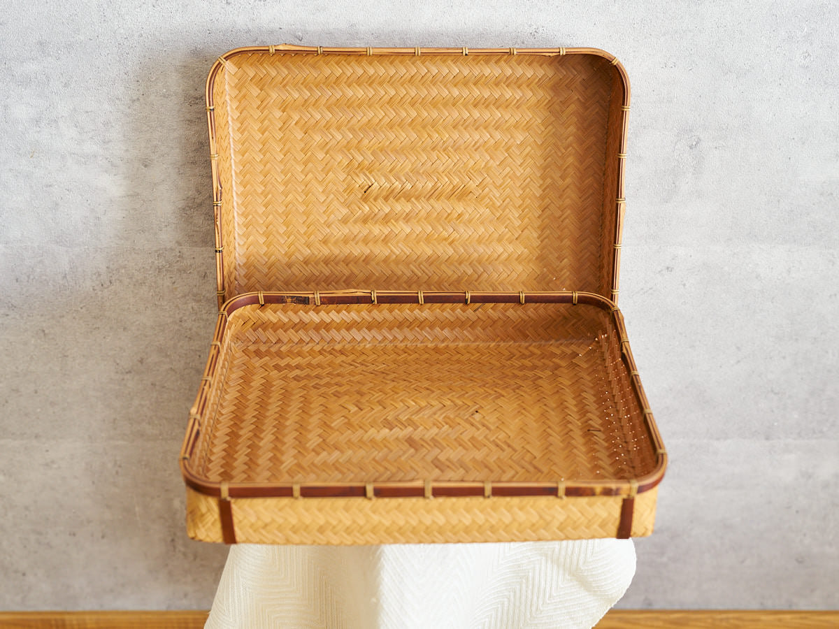 Three-Strip Weave Document Box – Urushi Lacquer Finish / Carbonized Bamboo / Oita-JPN 850419-1