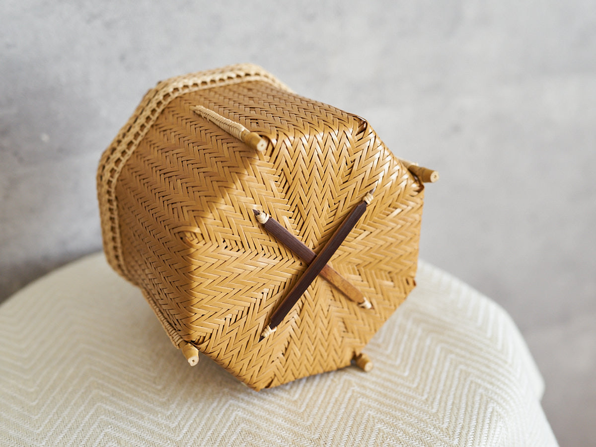 Octagonal Jewelry Box / Carbonized Bamboo / Oita-JPN 850411-1