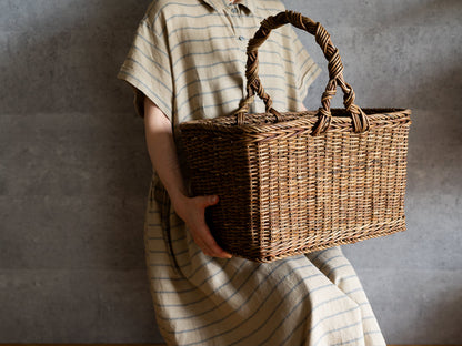 Large trapezoid basket / Brown Akebi vine / Nagano-JPN 311207-1