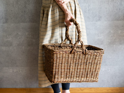 Large trapezoid basket / Brown Akebi vine / Nagano-JPN 311207-1
