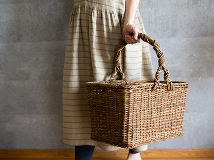 Large trapezoid basket / Brown Akebi vine / Nagano-JPN 311207-1
