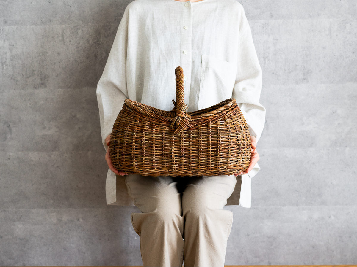 One handle basket -Wing- S, L / Brown Akebi vine / Nagano-JPN 311210