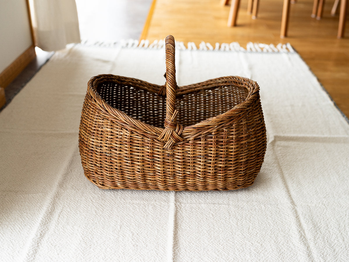 One handle basket -Wing- S, L / Brown Akebi vine / Nagano-JPN 311210