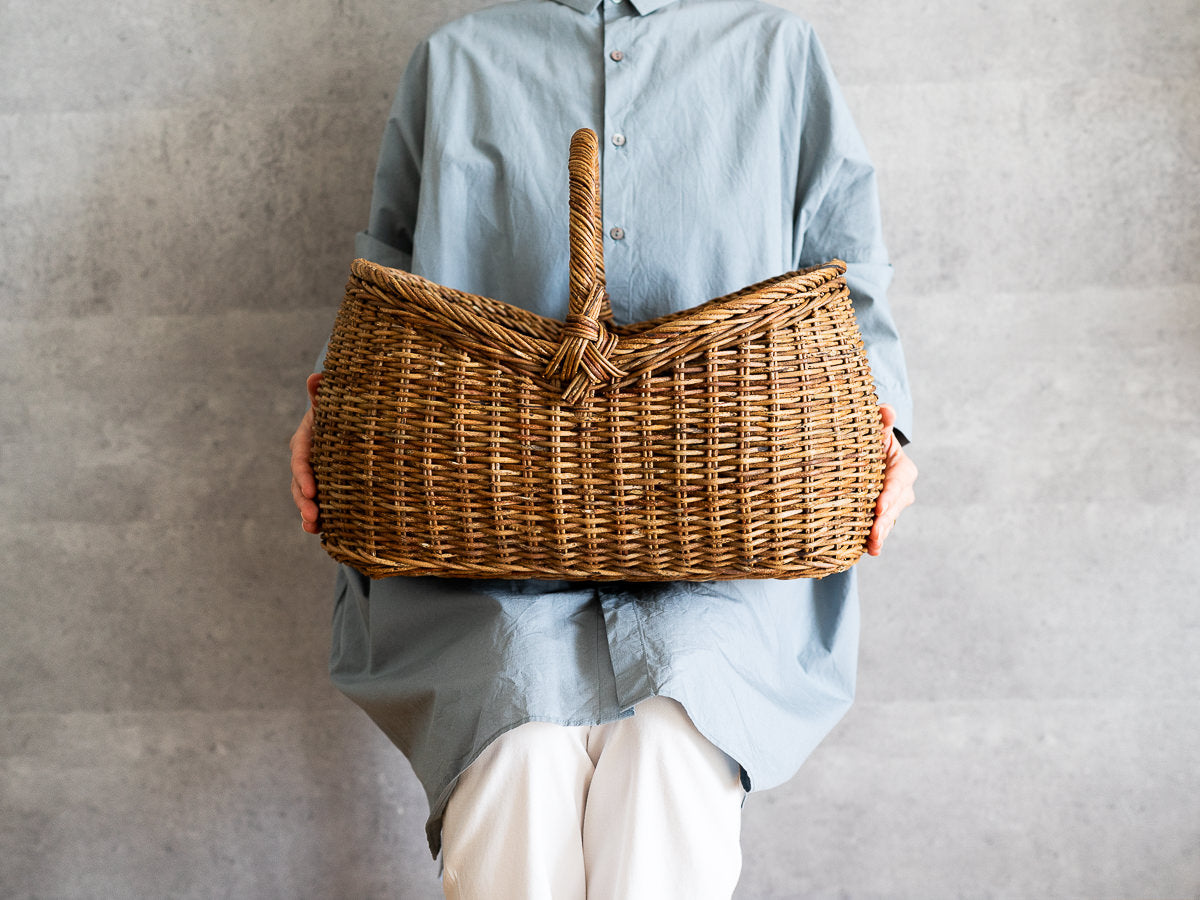 One handle basket -Wing- S, L / Brown Akebi vine / Nagano-JPN 311210