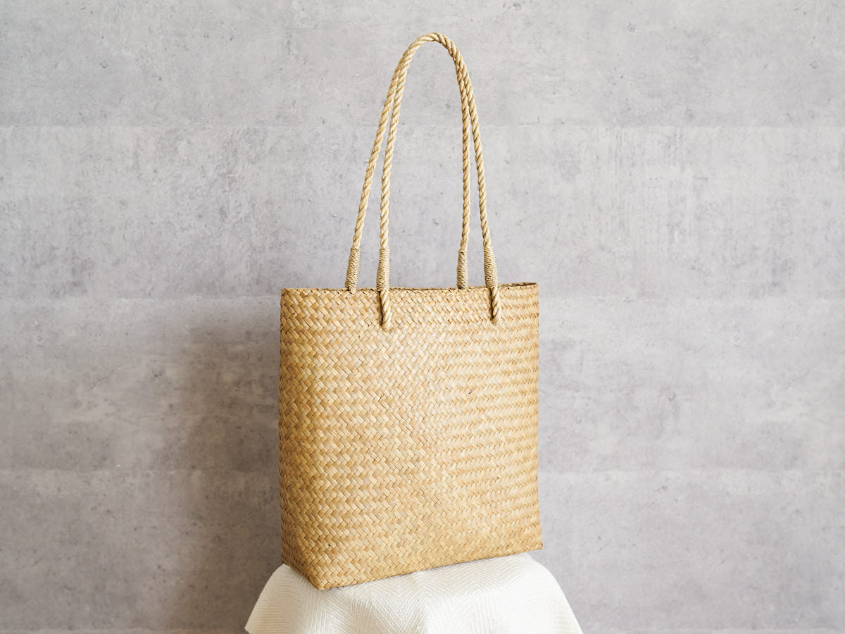 Slim Tote Basket Bag – Handheld & Shoulder / Krajood Grass / THA 3115140
