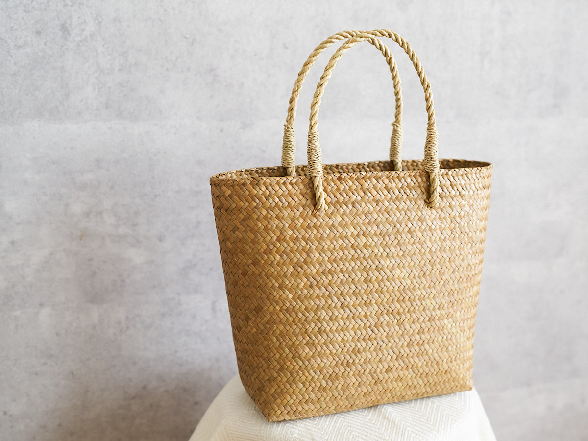 Slim Tote Basket Bag – Handheld & Shoulder / Krajood Grass / THA 3115140