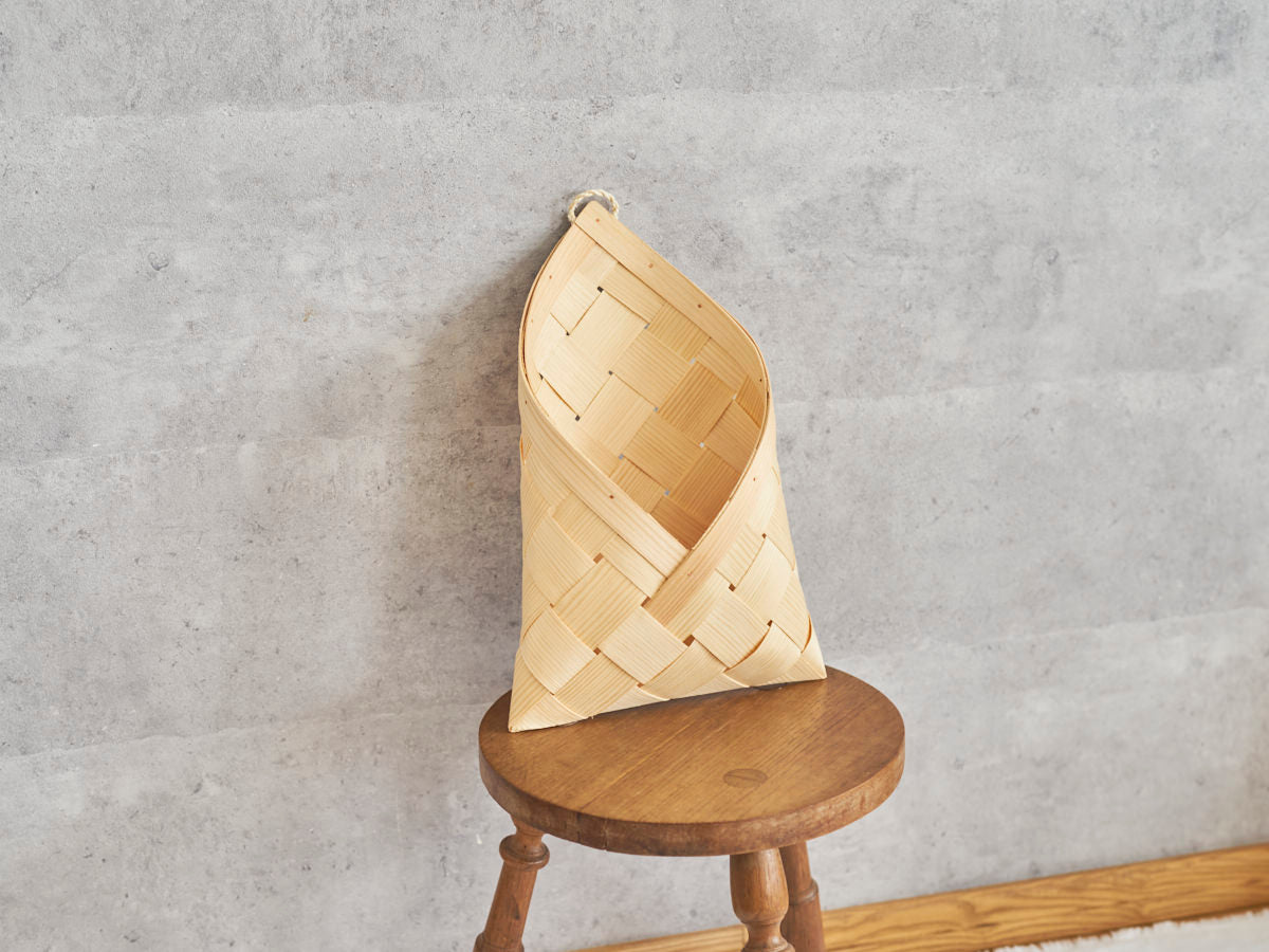 Letter Basket / Pine / EST 330705