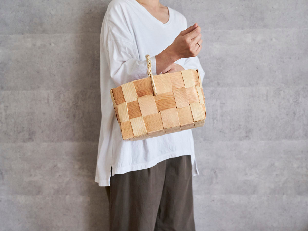 Shop and store with a pine shopping basket – 市川籠店 | 1basketry