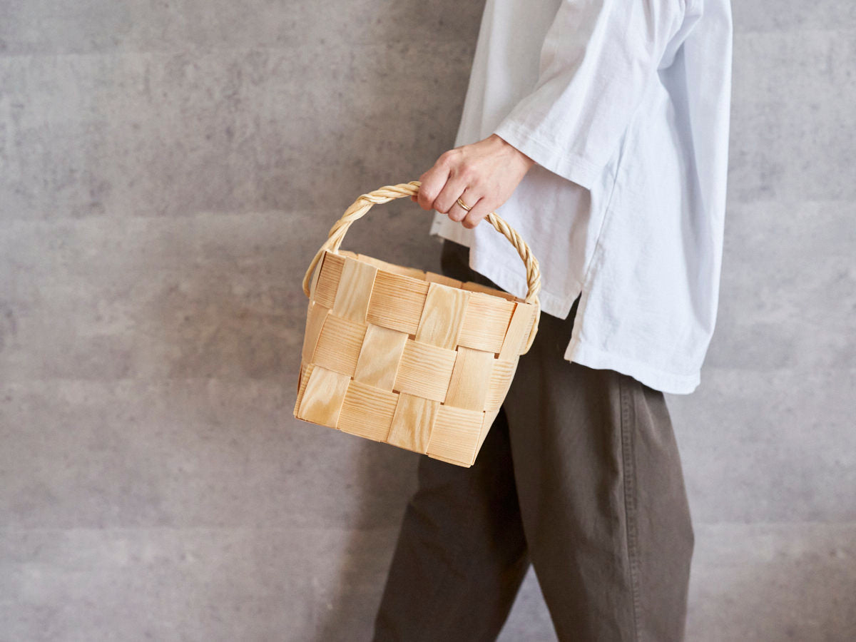 エストニア/パイン　丸バスケット　ワンハンドル　S・M　２サイズ