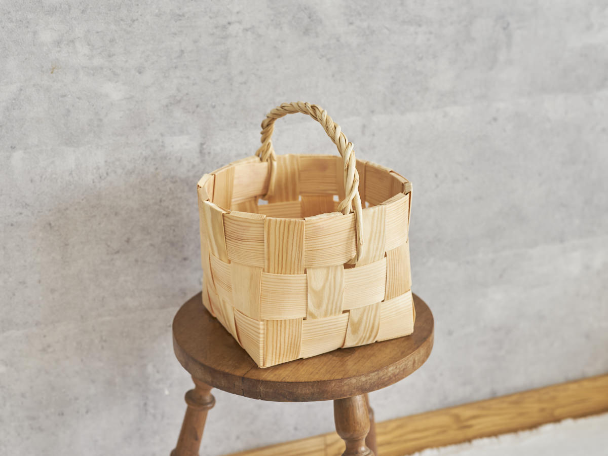 エストニア/パイン　丸バスケット　ワンハンドル　S・M　２サイズ