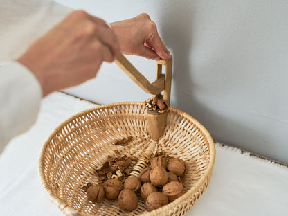 640209-1　ドイツ/やなぎ×ヘーゼル　くるみ割りバスケット