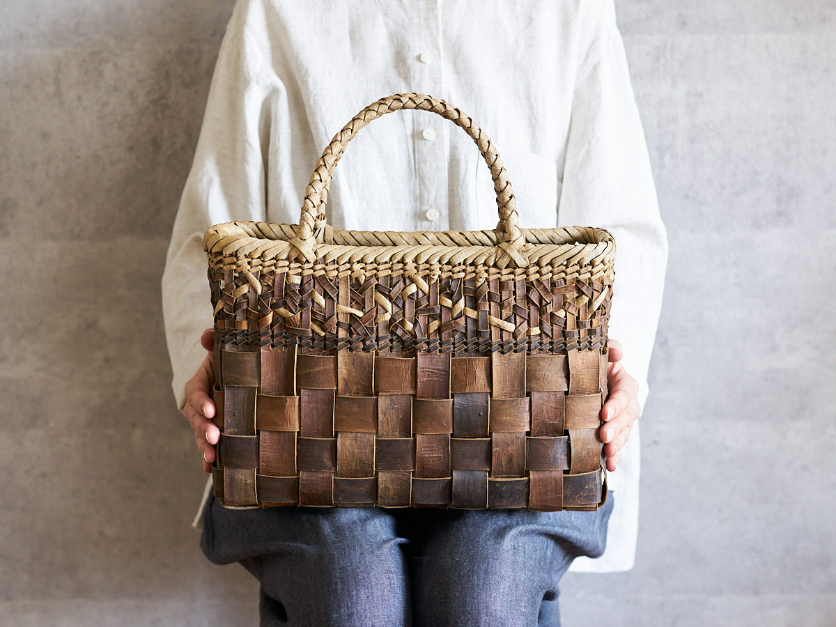 岩手県/くるみ　手提　裏皮市松　縁手表皮　アッパーモザイク　1510751