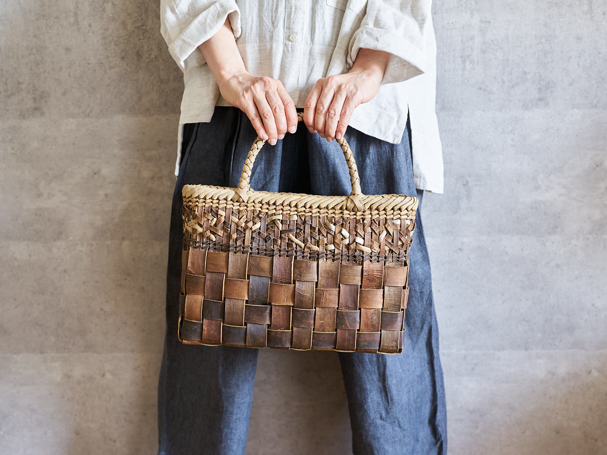 岩手県/くるみ　手提　裏皮市松　縁手表皮　アッパーモザイク　1510751