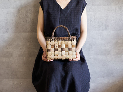 1510753　岩手県/くるみ　手提　tiny　表皮市松　裏皮ライン