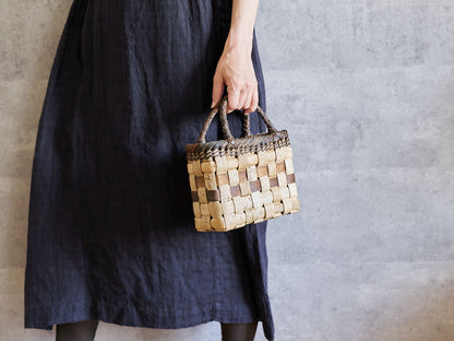 1510753　岩手県/くるみ　手提　tiny　表皮市松　裏皮ライン