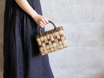 1510753　岩手県/くるみ　手提　tiny　表皮市松　裏皮ライン