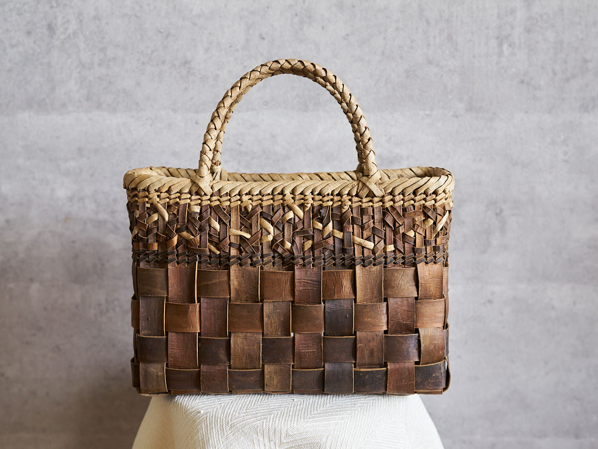 岩手県/くるみ　手提　裏皮市松　縁手表皮　アッパーモザイク　1510751