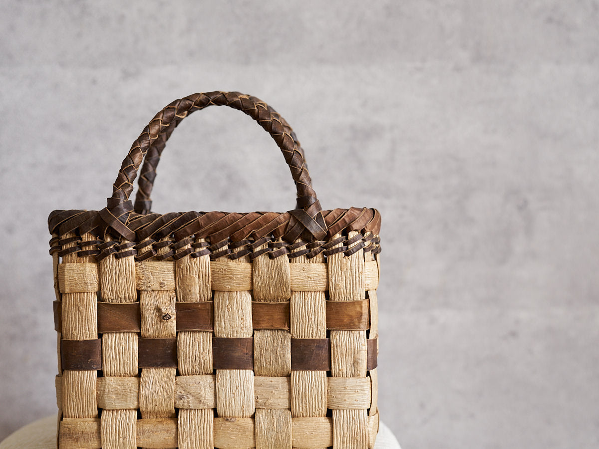 1510753　岩手県/くるみ　手提　tiny　表皮市松　裏皮ライン