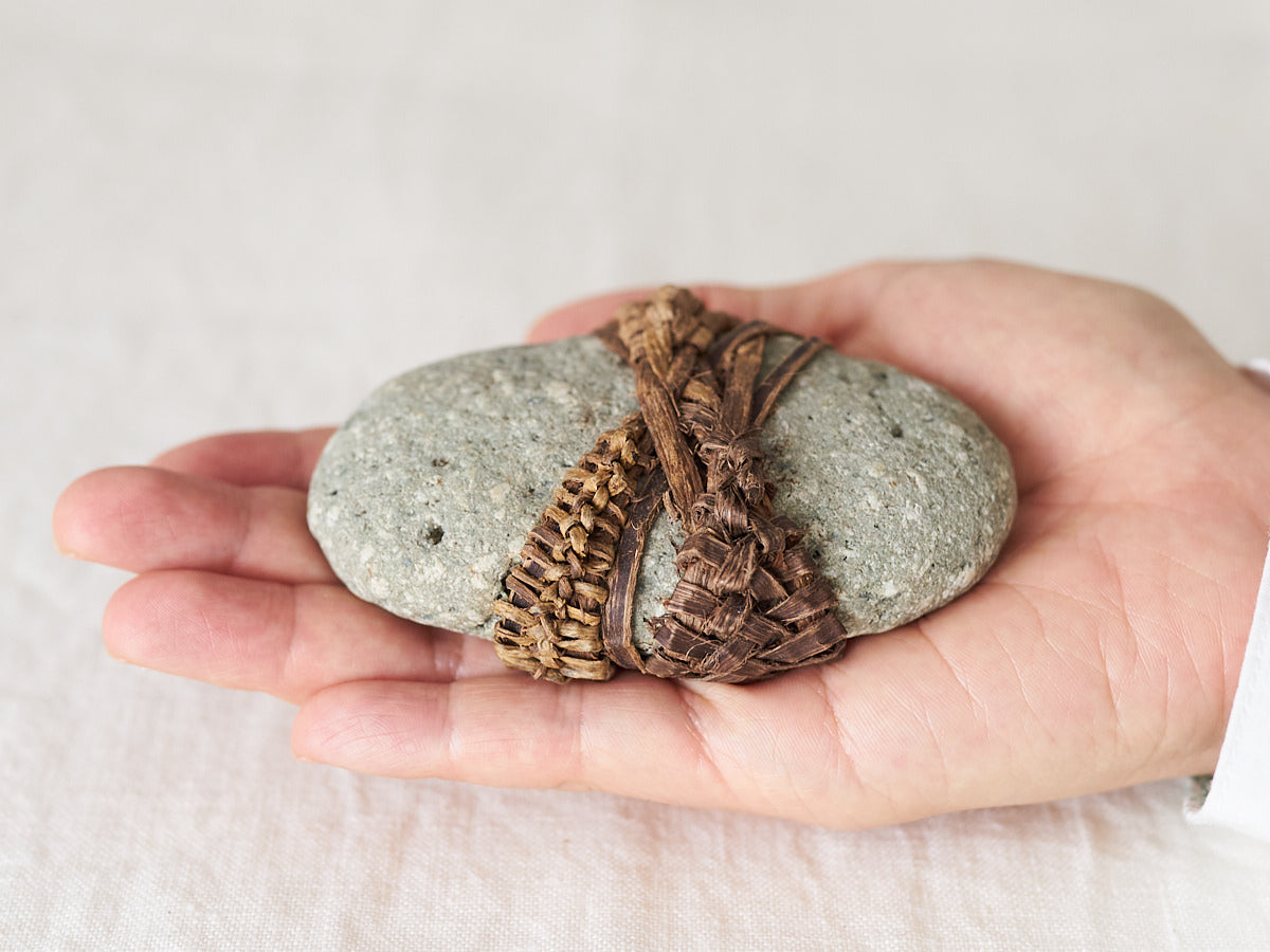 Paperweight（Shop Selection） / Walnut & Stone / Yamagata-JPN 311433-1
