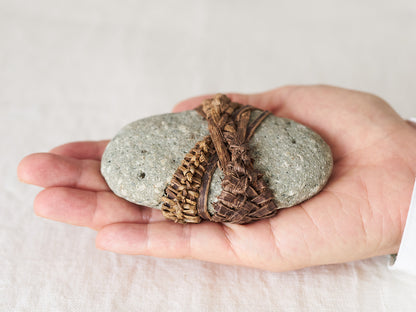 Paperweight（Shop Selection） / Walnut & Stone / Yamagata-JPN 311433-1