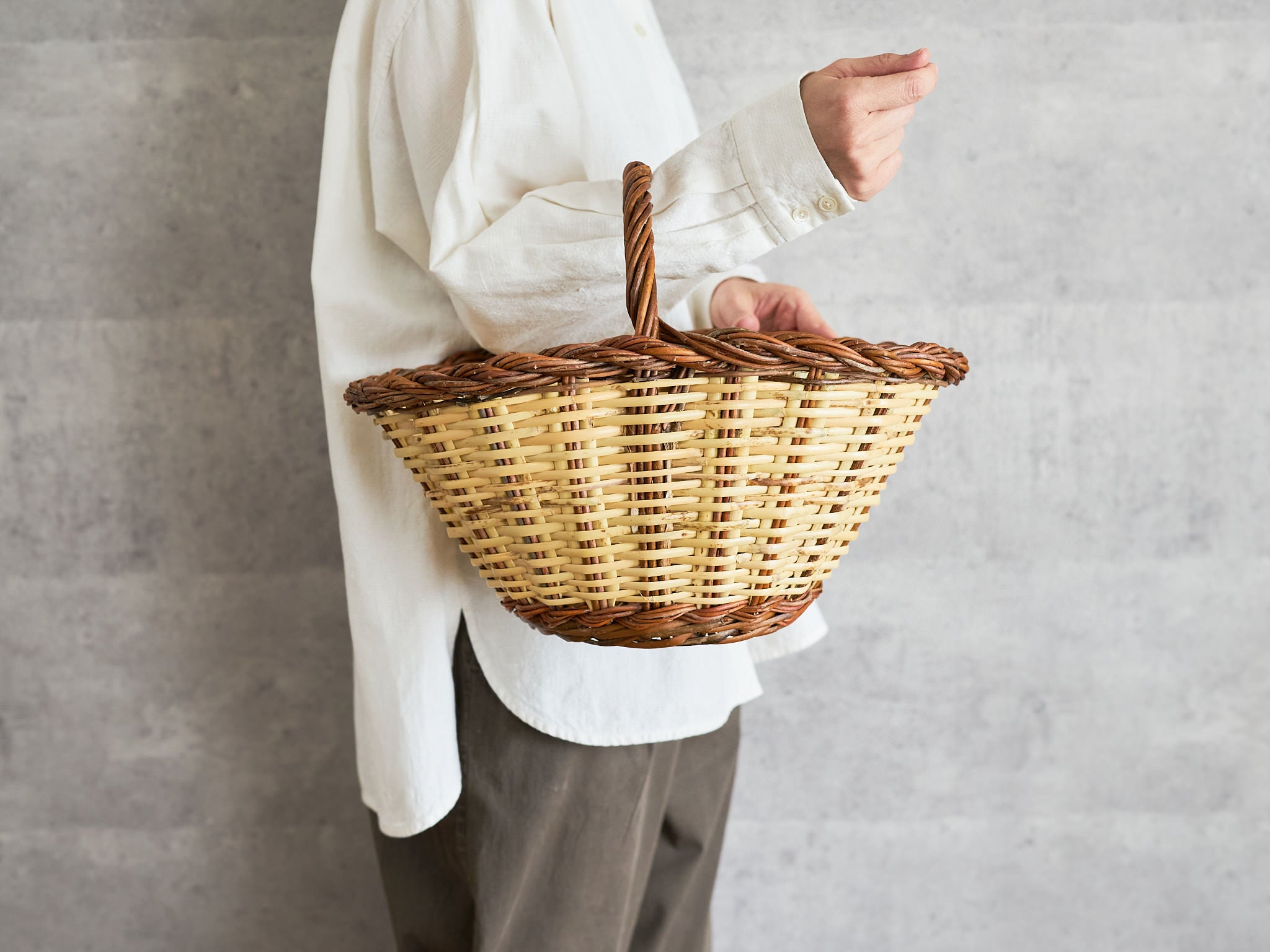 * vintage basket ❀ 両側 持ち手の * バスケット ナンタケットバスケット】 Style: Antique Round Open Basket Double