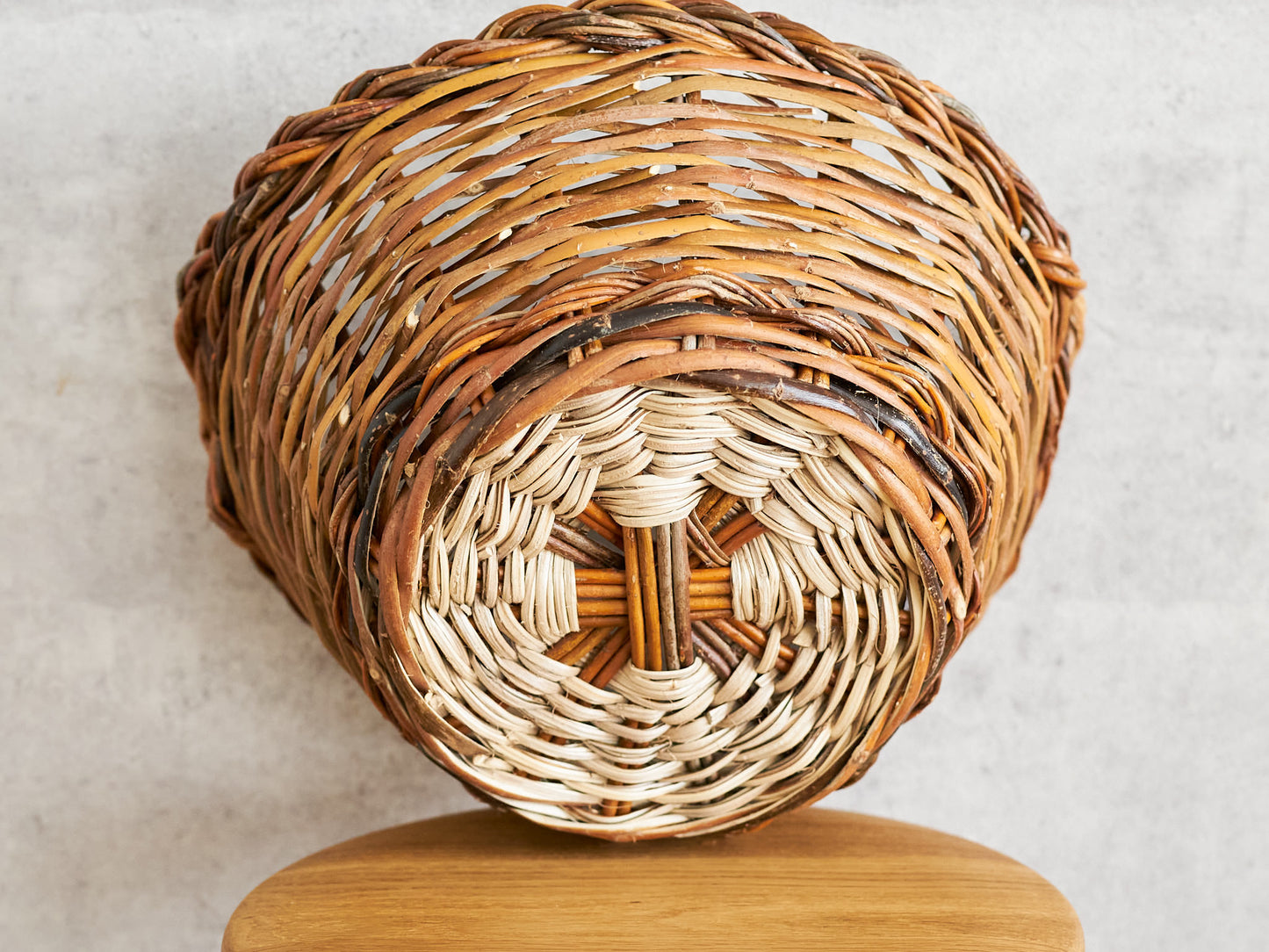 Round Basket with Two Handles / Willow / ESP 610606-1
