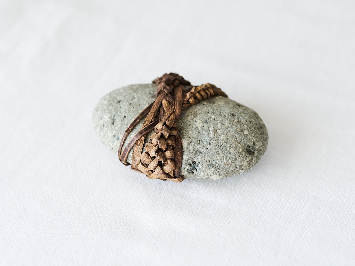 Paperweight（Shop Selection） / Walnut & Stone / Yamagata-JPN 311433-1