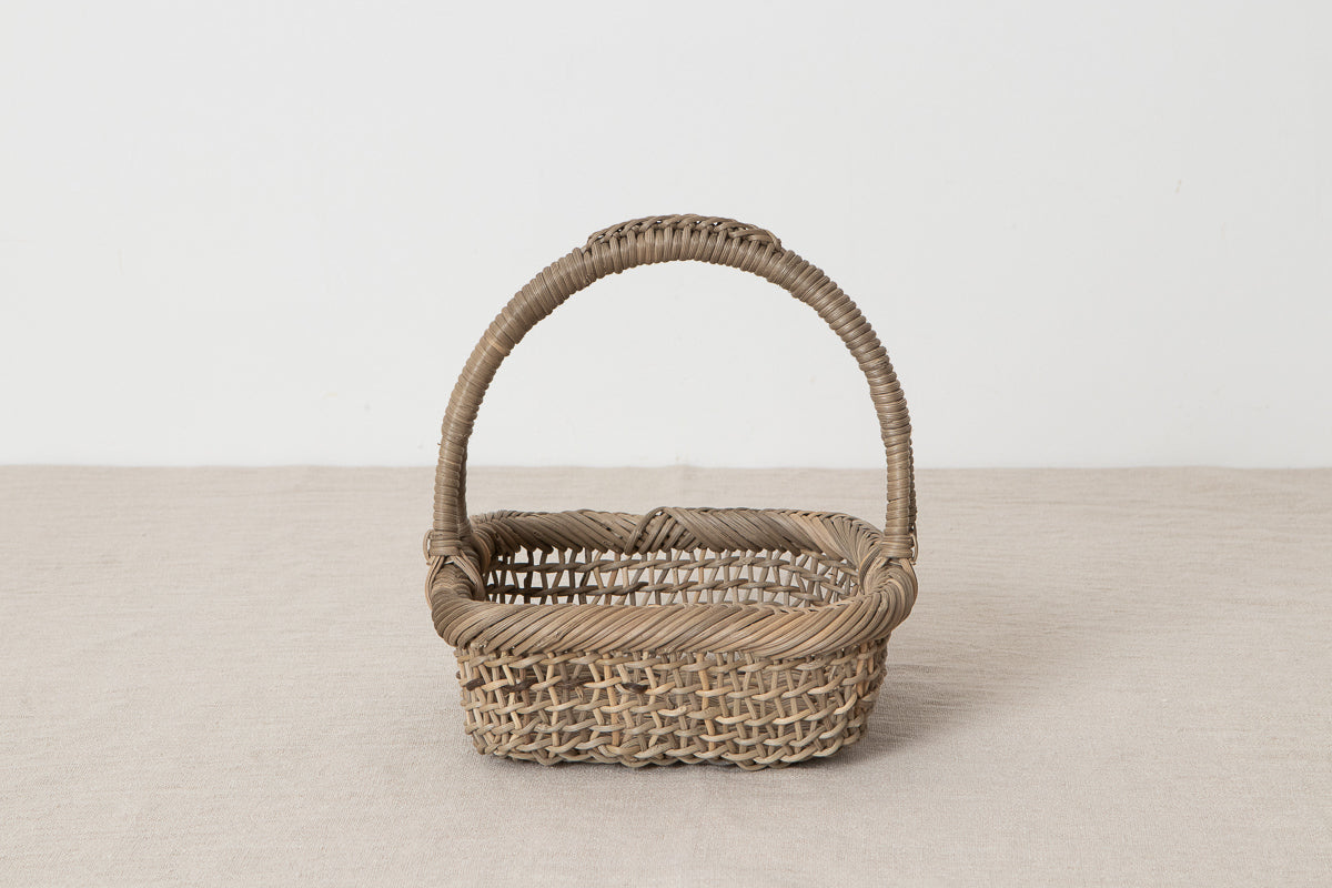 Accessory basket (Square) / Gray Akebi vines / Nagano-JPN 311242-1
