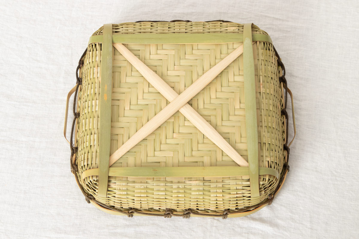 A double-handled basket tray / Madake bamboo / Ōita-JPN 220663-1