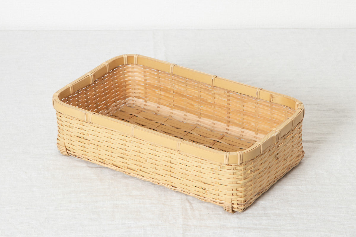 Organizing basket -shallow- S,L / White bamboo / Ōita-JPN 850407