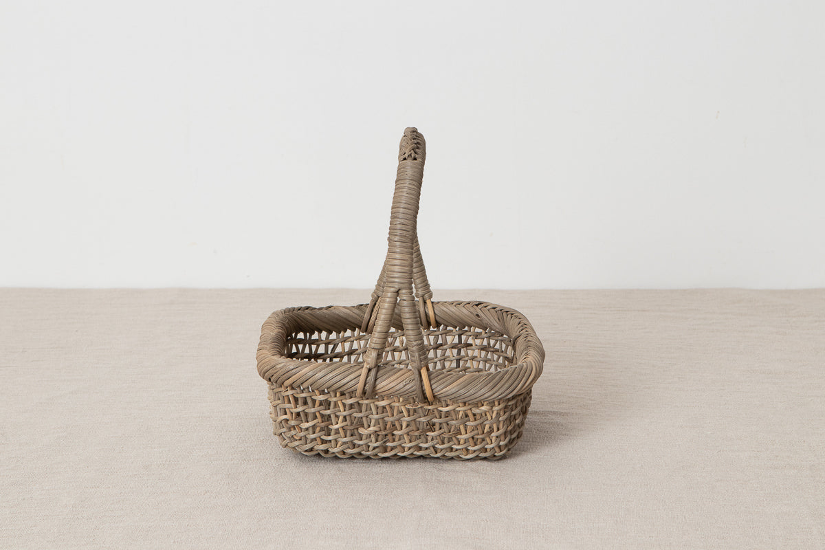 Accessory basket (Square) / Gray Akebi vines / Nagano-JPN 311242-1